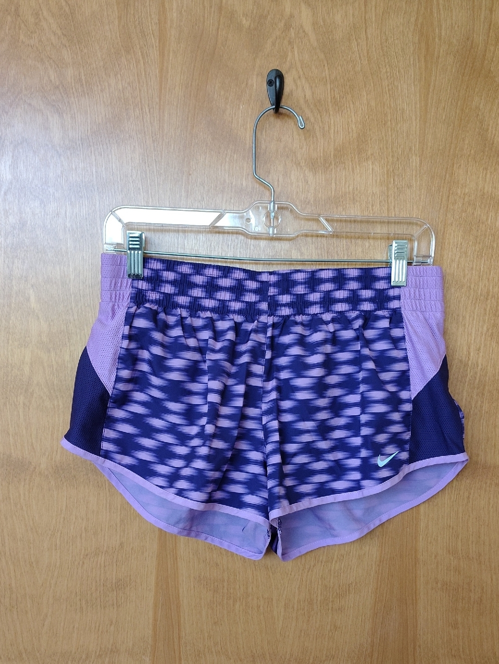 Nike Women's Purple And Lavender  Patterned Running Shorts with Lining